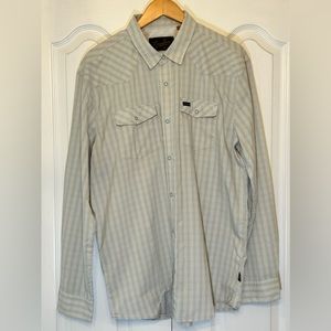 Howler Brothers men’s large vented, snap button up shirt.